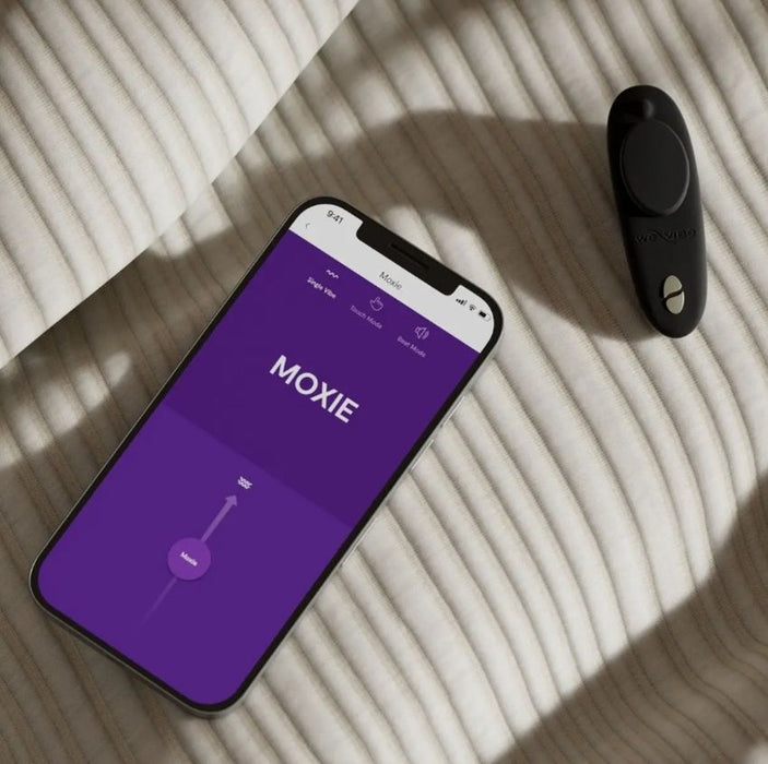 We Vibe Moxie+ Clitoris Panty Vibrator Remote & App Zwart